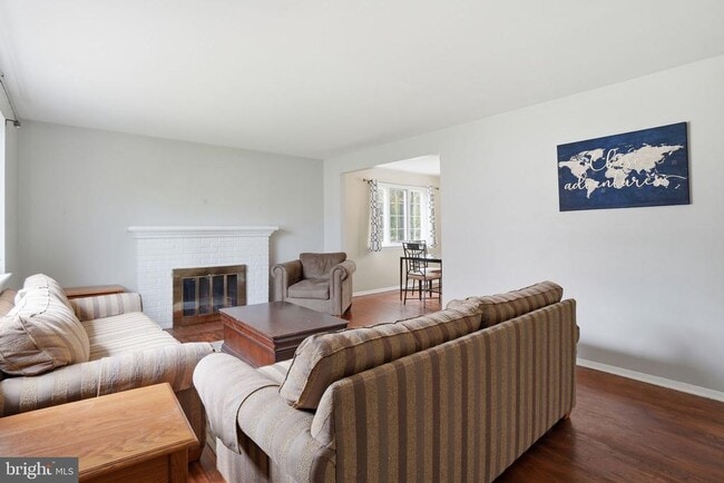 Building Photo - 7414 Jervis St