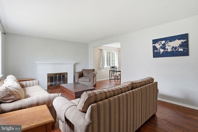 Foto del edificio - 7414 Jervis St