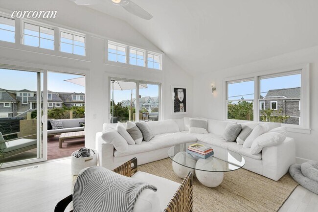 Foto del edificio - 85 Hampton Ln