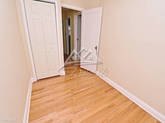 Building Photo - 3 br, 1.5 bath Apartment - 1549 Clairidge Rd