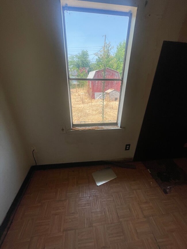 Building Photo - Se 4bed 2bath home