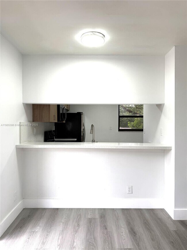 Foto del edificio - 1185 SW 16th Ave