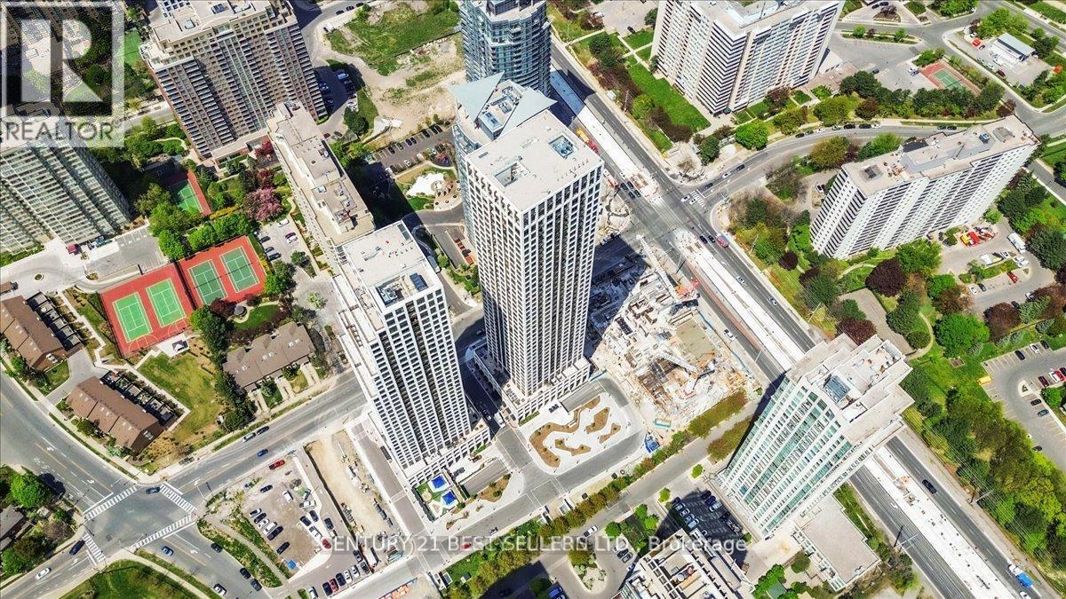 Photo du bâtiment - 30 Elm Dr W