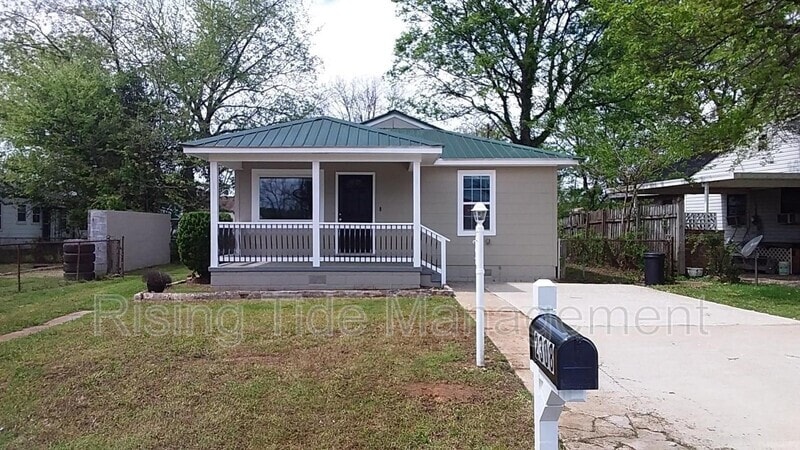 Foto principal - 2308 13th Pl N