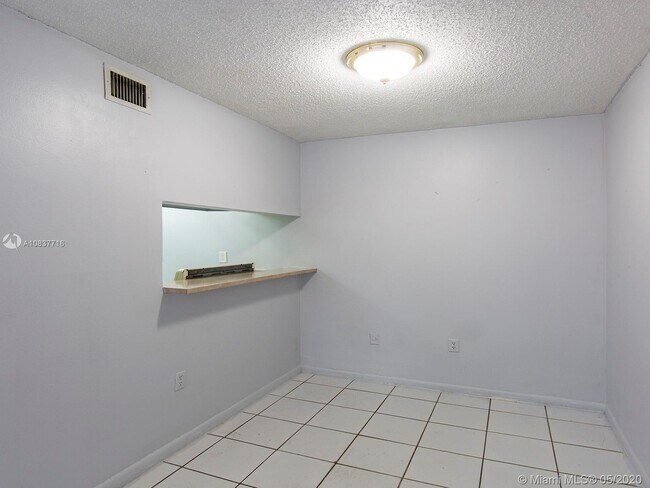 Building Photo - 220 NW 107th Ave