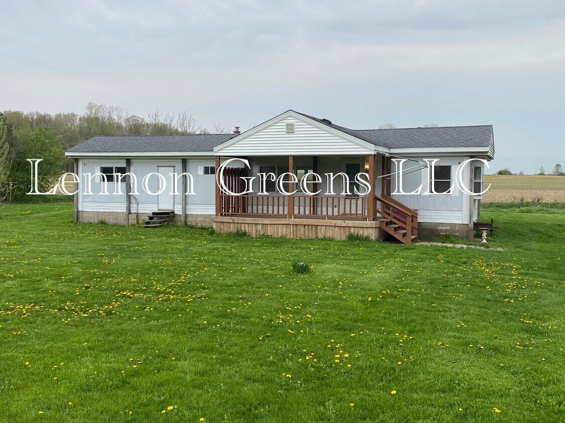 1164 S Overland Dr, Lennon, MI 48449 House Rental in Lennon, MI