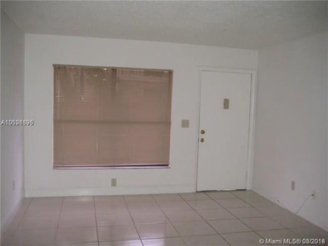 Building Photo - BEautiful apr in Lago Grande!!
