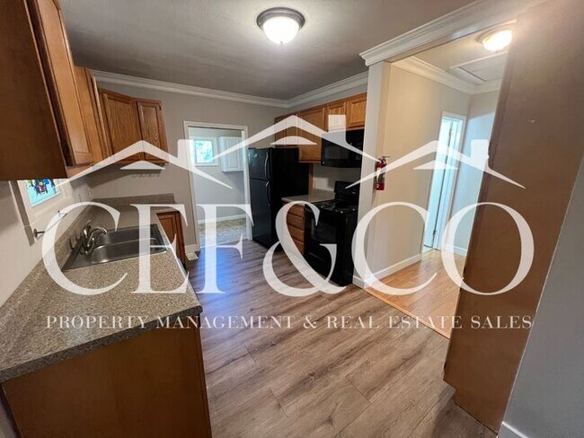 Foto del edificio - Charming 2-Bedroom, 1-Bathroom Home Availa...