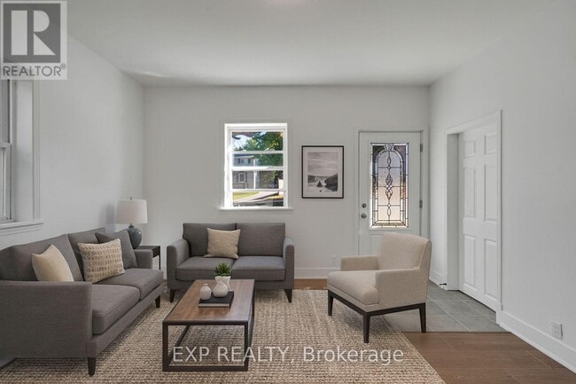 Building Photo - 269 Moffat St