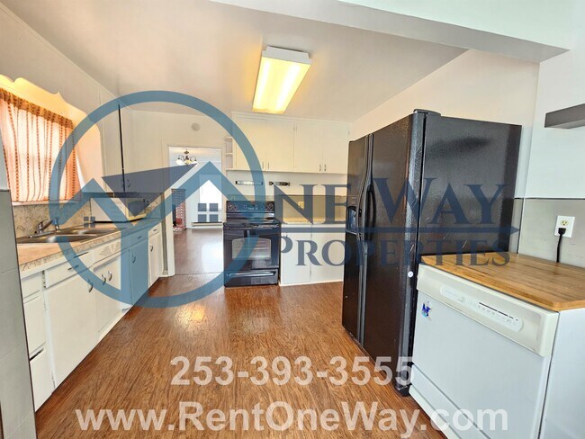 Building Photo - 805 5th St SW