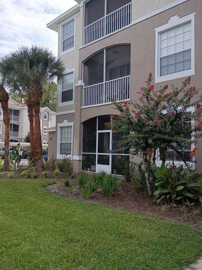Building Photo - 10550 Baymeadows Rd