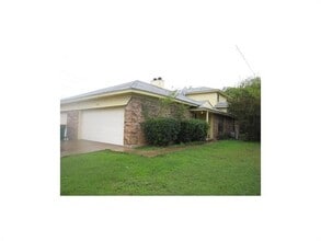 Building Photo - 1755 Carrington Dr