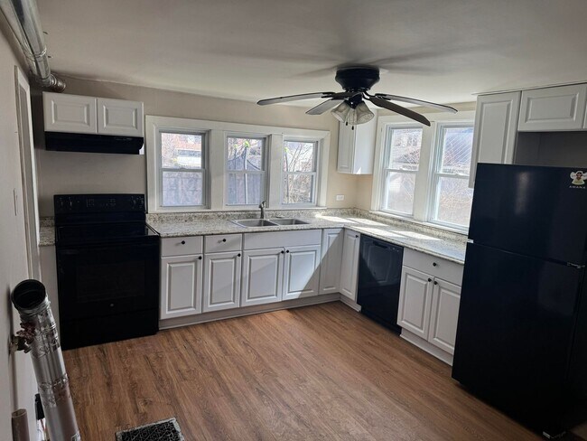 Foto del edificio - 3 Bedroom|1 bathroom house for rent
