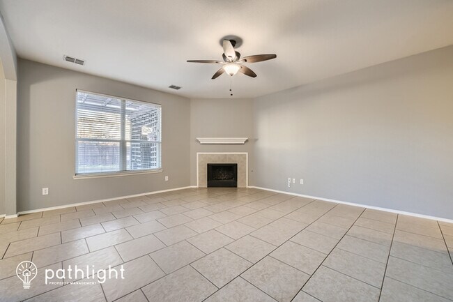 Foto del edificio - 11917 Grizzly Bear Dr, Fort Worth, TX, 76244