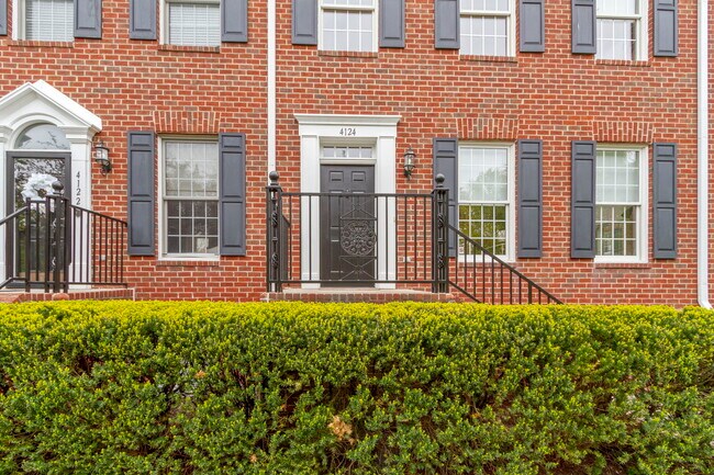 Foto del edificio - 4124 Heyward Pl