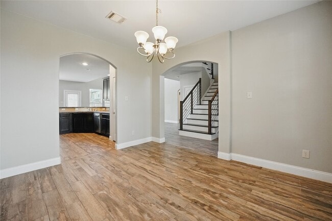 Building Photo - 1205 Caroline Dr
