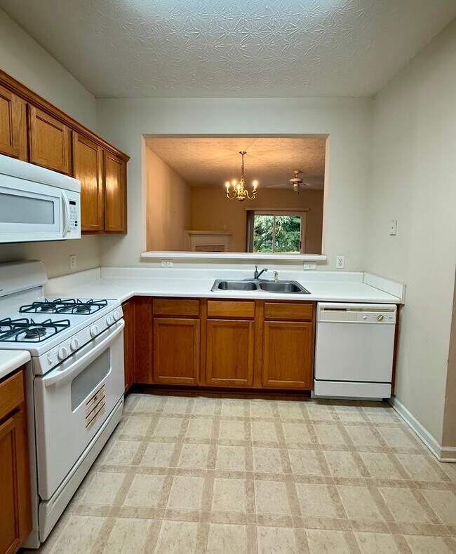 Foto del edificio - 2 bed/2.5 bath townhome near downtown Daws...