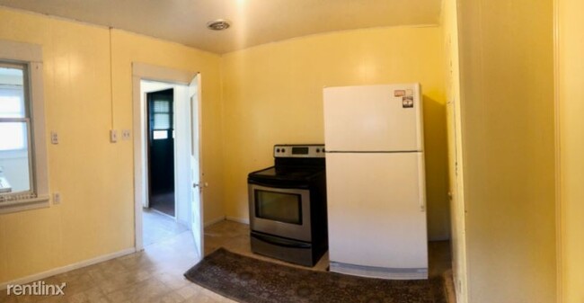 Building Photo - 2 br, 1 bath House - 8640 Delridge Way SW