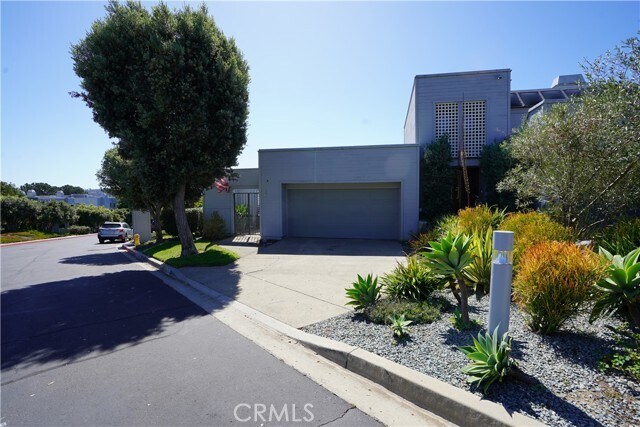 Foto principal - 953 America Way