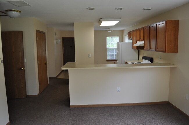 Building Photo - 317 Heritage Ln