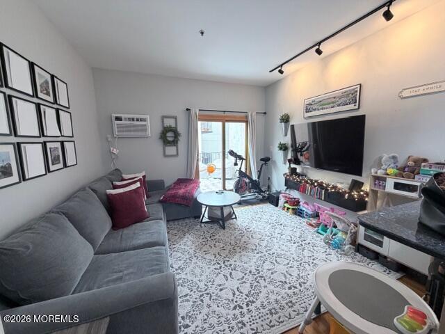 Building Photo - 58 Monroe St