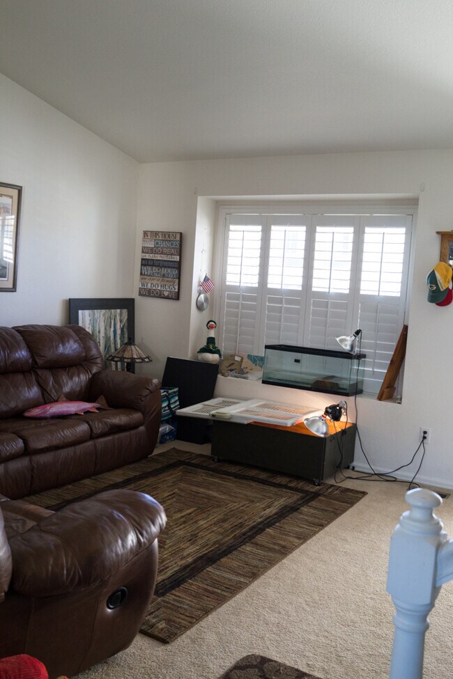 Building Photo - Evolve Real Estate: Fantastic Home with La...