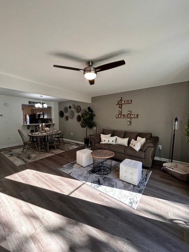 Foto del edificio - 1107 Fords Pointe Cir