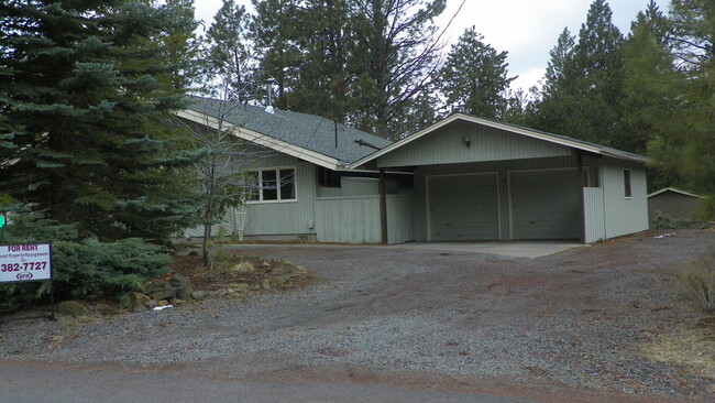 Building Photo - DRW!  2 Bdrm, 2 Bath, Woodstove, Washer/Dr...