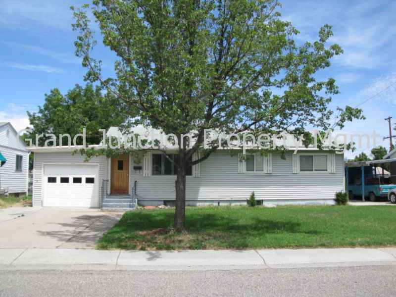 Primary Photo - 2448 Mesa Ave