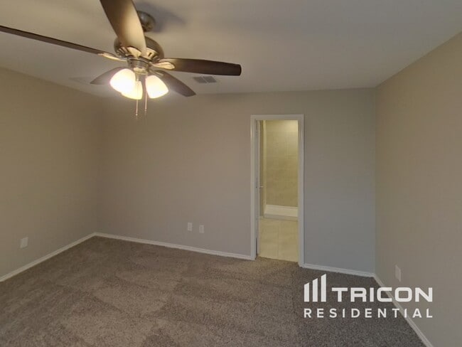 Building Photo - 112 Cornstalk Ln