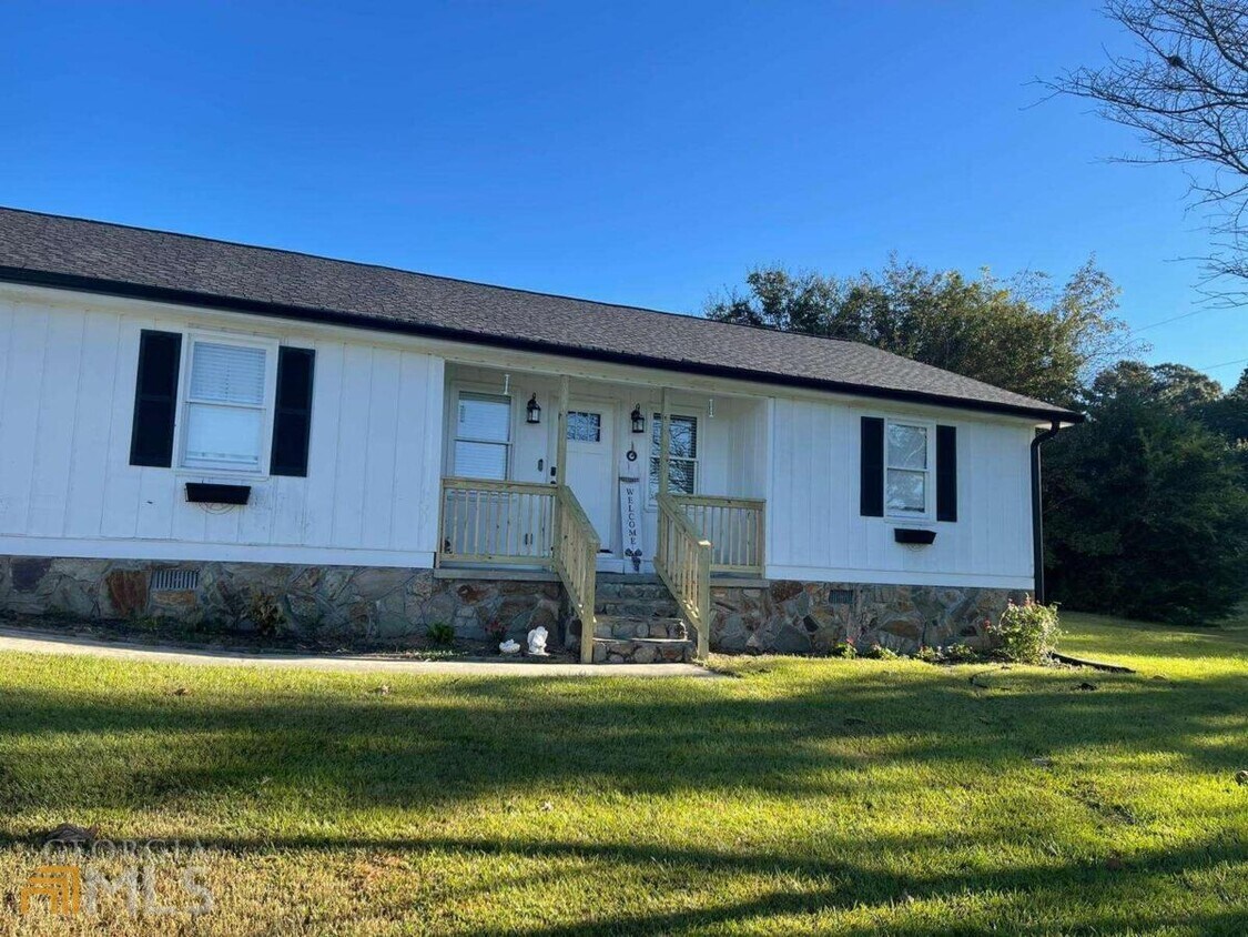 5721 Center Hill Church Rd, Loganville, GA 30052 House Rental in