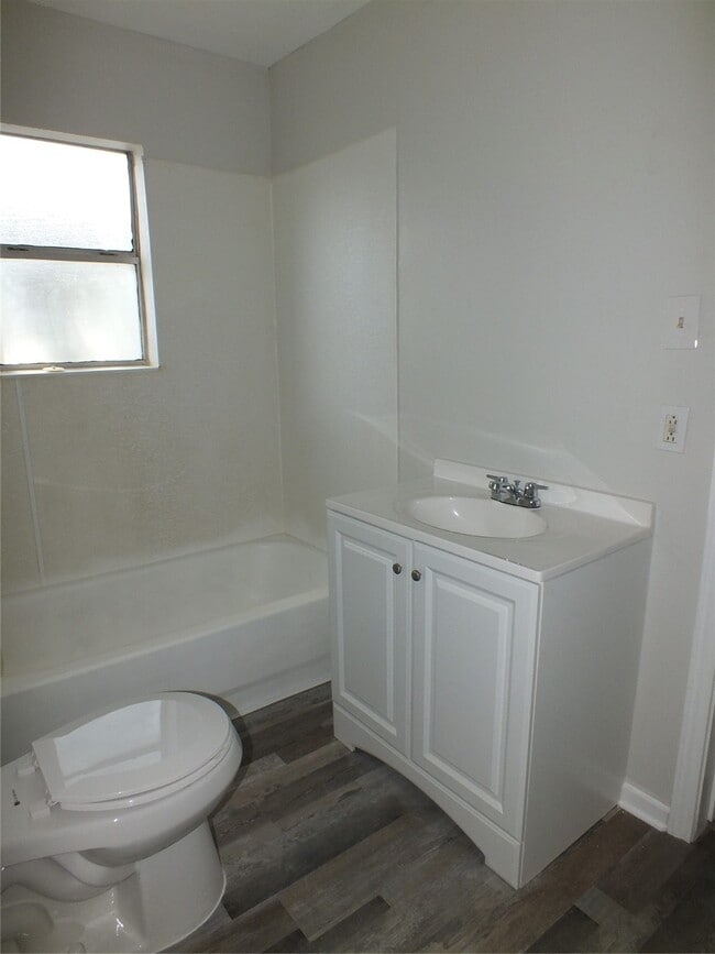 Foto del edificio - 1706 Wipprecht St