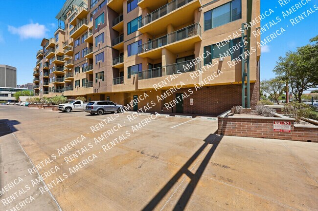 Foto del edificio - 2302 N Central Ave