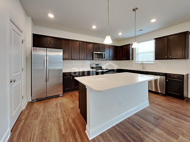 Building Photo - 2200 Brook Enclave Trail