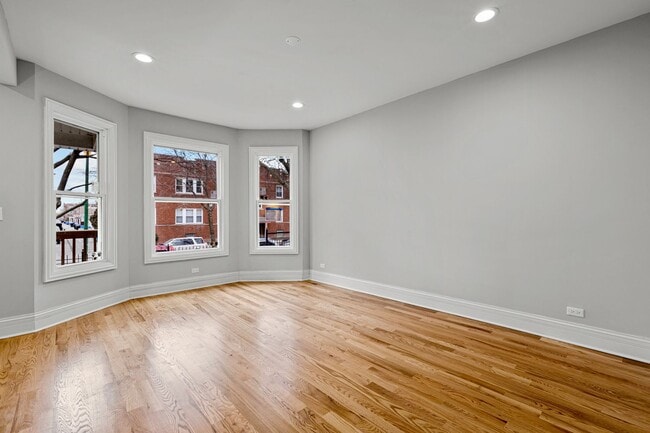 Building Photo - 3847 W School St