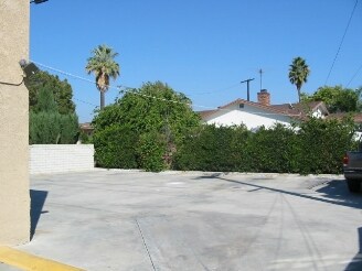 Building Photo - 6260 Vineland Ave