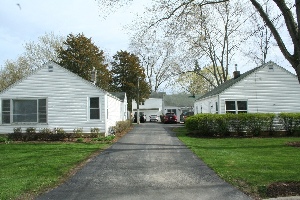 Primary Photo - 121-127 Wilson Ave