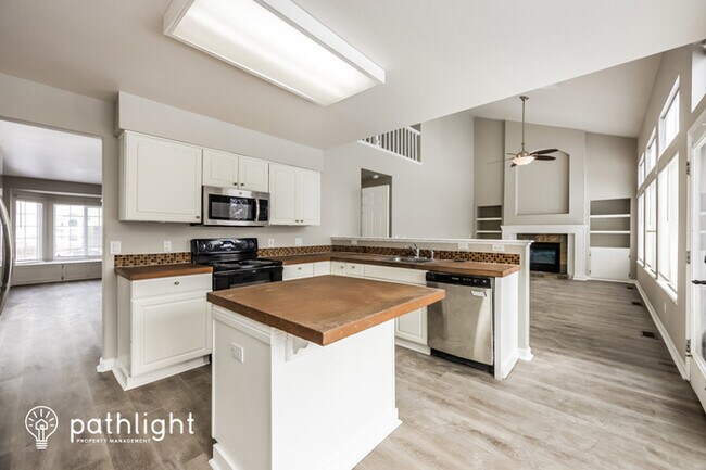 Foto del edificio - 2767 Lear Drive