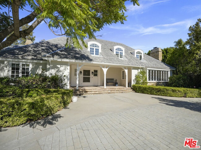 Building Photo - 13161 Addison St