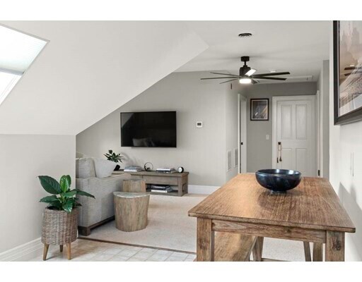 Building Photo - 54 Bromfield St