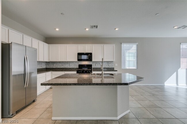 Building Photo - 1027 Huckburn Ave