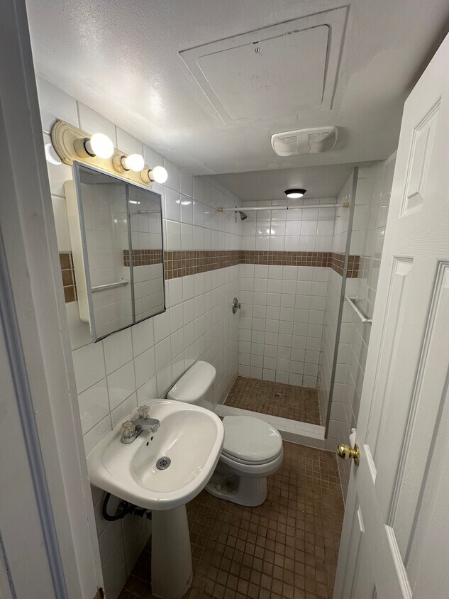 Photo du bâtiment - 320 Cooper St