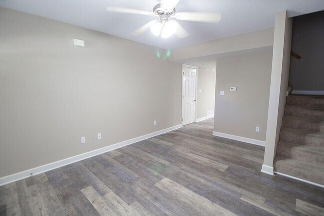 Foto del edificio - 1311 Raleigh Dr