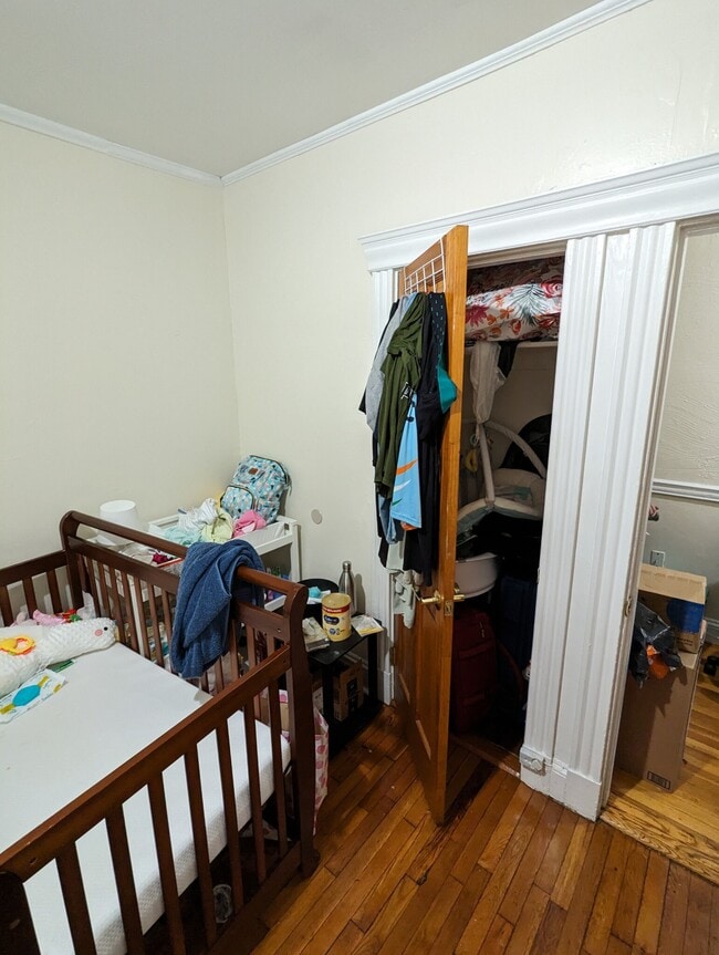 Building Photo - 364 Riverway