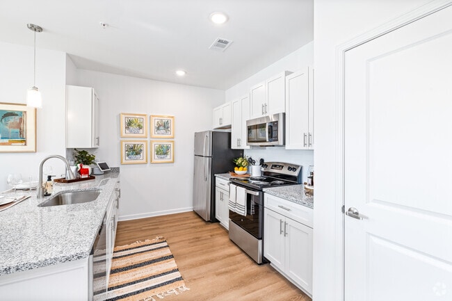 2BR, 2BA - 974SF - Kitchen - Exchange at Foley