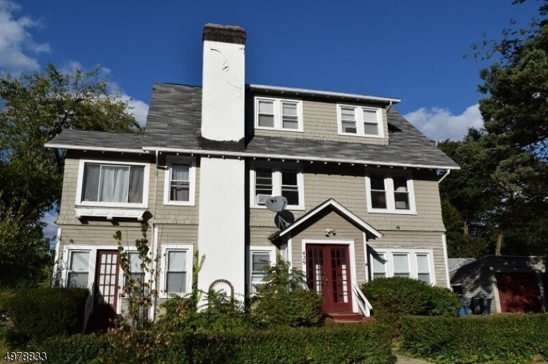 Primary Photo - 429 Valley Rd