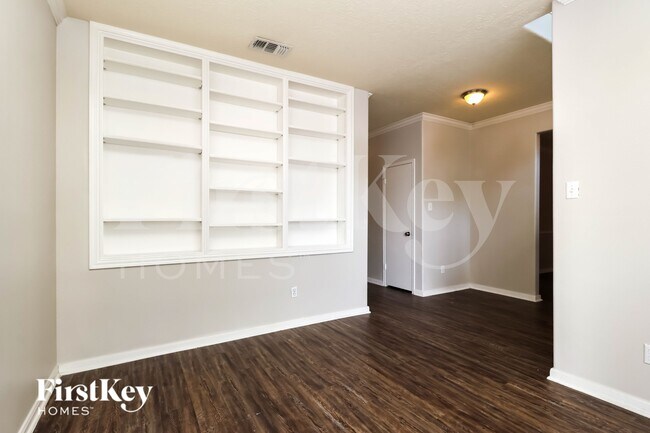 Building Photo - 9131 Landry Blvd