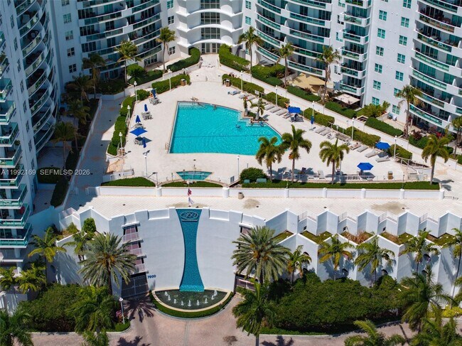 Foto del edificio - 7918 Harbor Island Dr