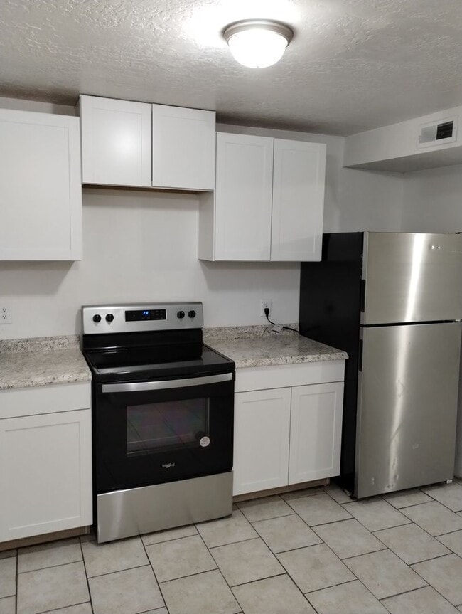 Building Photo - 3193 Meadowlark Dr