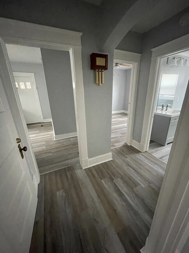 Building Photo - Zaza Property